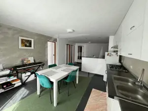 Apartament cu 3 camere, zona Nicolae Titulescu