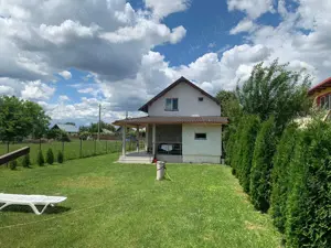 Casa de vanzare  , Stefanesti