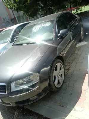 Audi A8 an 2004