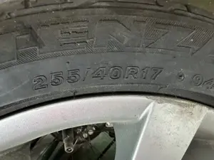 Vand 4 genti de BMW si 2 cauciucuri 255/40R17