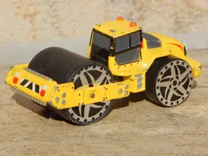 Macheta compactor asfalt Realtoy scara 1:72 uzat