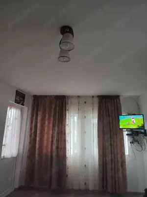 Casa de vânzare în Podu Turcului  - imagine 4