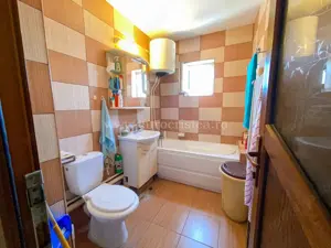 Apartament 2 camere de vânzare aproape de plajă   Strada Rozelor, Mangalia - imagine 7