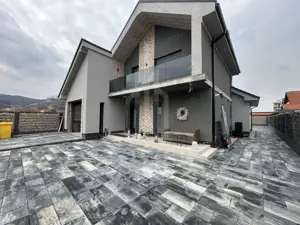 Casă de vânzare în Mediaș | Piscină | Panouri Fotovoltaice - imagine 9