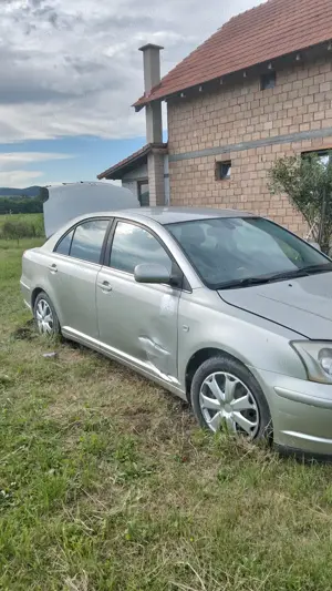 Toyota Avensis Benzină 2004 - imagine 7