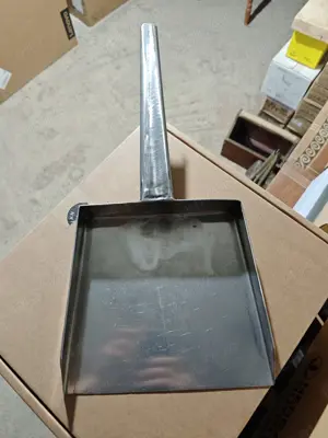 Lopată din tablă de inox de 1 mm, cu mâner