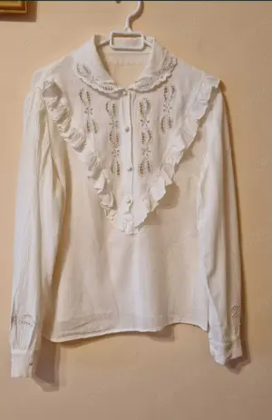 Camasa brodata , din pinza topita 