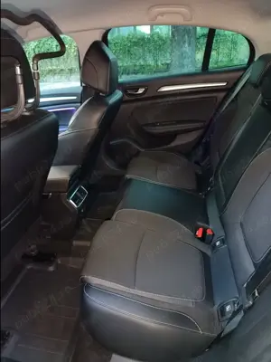 Vând autoturism Renault Megane, an fabricație 2022, culoare Roșu - imagine 2