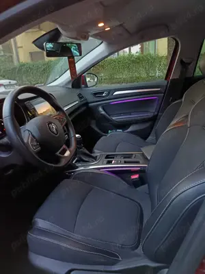 Vând autoturism Renault Megane, an fabricație 2022, culoare Roșu - imagine 3