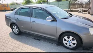 Vând vw Jetta 2009 - imagine 2