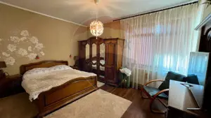 Casă de vânzare cu 280 mp și teren 1100 mp în Arcașilor Galați - imagine 9