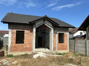 Casă / Vilă de vânzare la rosu Livada