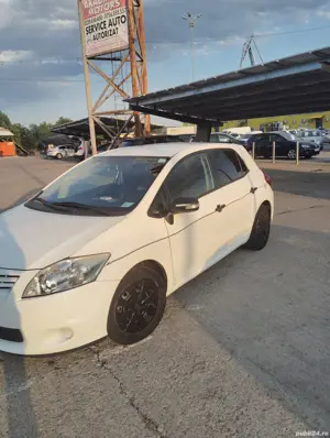 Vand Toyota Auris - imagine 5