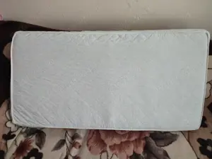 Vând saltea pentru pătuț 