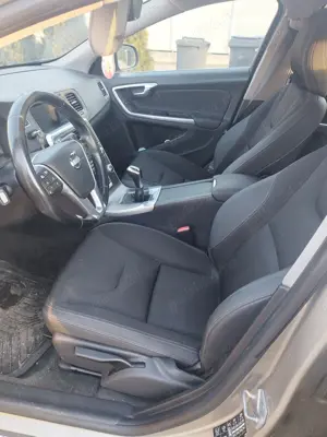 Volvo V60 2.0D euro 6 181 CP - imagine 6