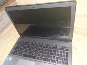 dezmembrez asus x550d placa de baza defecta, ecran bun