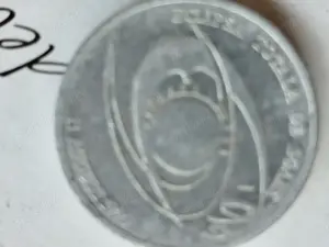 Vând o monedă veche, de 500 lei. 