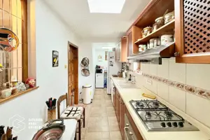 Vila de exceptie in Sinaia, mobilata, utilata, cu vedere superba - imagine 11