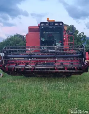 Vând combină CASE 1640