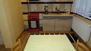 Inchiriez apartament 2 camere in Deva, zona ultracentrala, etaj 1, DIN DATA DE 01.10.2026. - imagine 2