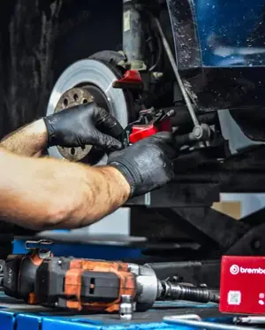 Angajăm Mecanic Auto pentru Service Rapid - imagine 2