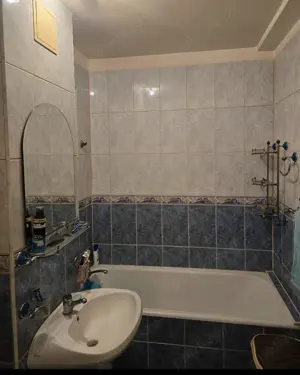  Apartament 3 camere decomandat   Lacul Tei, 64 mp, 2 balcoane închise, bloc reabilitat termic