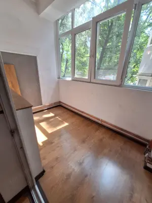  De vânzare   Apartament 2 camere decomandat, Etaj 1, Bloc de cărămidă   Circumvalațiunii - imagine 5