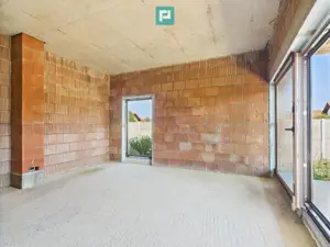 Casă la roșu  pe parter - Moșnița Veche