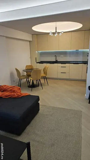 Apartament de trei camere de inchiriat in Cortina North