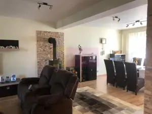 Vila premium OPORTUNITATE EXCELENTA zona foarte linistita Popesti - imagine 2