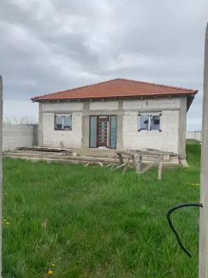 Vand casa si teren , cartier in plina dezvoltare , comuna Bethausen