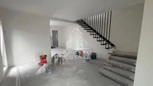 Duplex deosebit cu 4 camere si 2 bai, P + 1, predare la cheie, in Sag - imagine 7