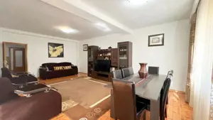 Casa individuala 5 camere I Posibil spatiu comercial I 300 mp I Parcul Lacul Tei - imagine 6 Casa individuala 5 camere I Posibil spatiu comercial I 300 mp I Parcul Lacul Tei - imagine 6