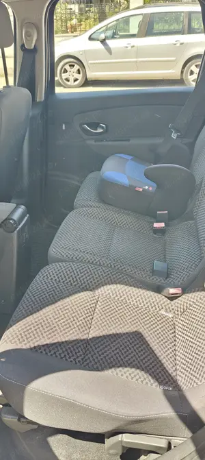 Renault Megane Grand Scenic  - imagine 8