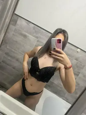 Nouă în oraș ! Aștept să ne cunoaștem ! 