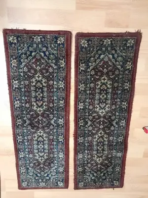 2 carpete persane  culoare grena