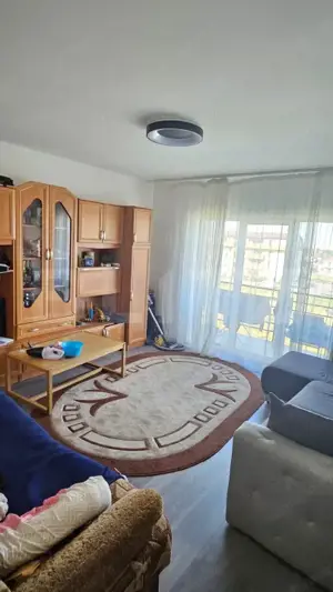 Apartament decomandat, 37 mp, etaj intermediar, zona Lidl - imagine 3