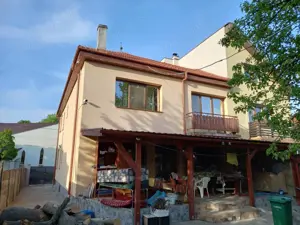 BRASADAS vinde casa in zona TITULESCU cu 5 camere si teren 350mp