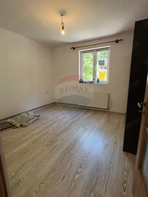 Casă cu 2 camere de vânzare în zona centrala - imagine 6 Casă cu 2 camere de vânzare în zona centrala - imagine 6