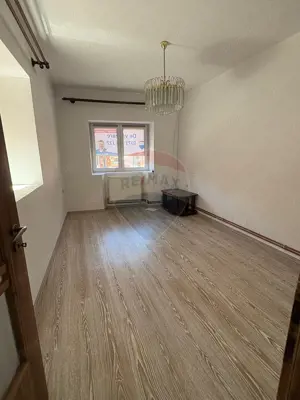 Casă cu 2 camere de vânzare în zona centrala - imagine 5 Casă cu 2 camere de vânzare în zona centrala - imagine 5