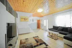 Casă și teren de 1397 mp de vânzare în Ineu, la 18 km de Oradea - imagine 4