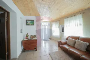 Casă și teren de 1397 mp de vânzare în Ineu, la 18 km de Oradea - imagine 2