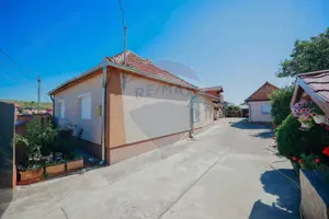 Casă și teren de 1397 mp de vânzare în Ineu, la 18 km de Oradea - imagine 18