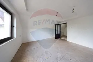 Vilă cu 3 camere de vânzare în Sacele - imagine 11