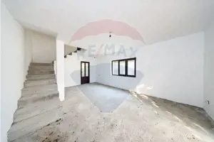 Vilă cu 3 camere de vânzare în Sacele - imagine 2