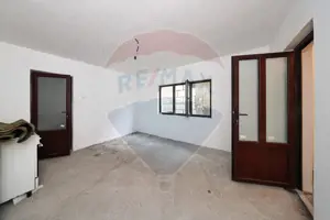 Vilă cu 3 camere de vânzare în Sacele - imagine 17