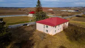 Apartamente, sediu de firma, spatii comerciale, in Com. Traian/Bacău