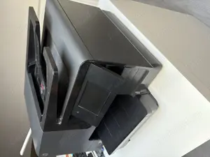 Vând imprimanta HP officejet pro 8610