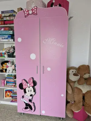 Vand mobila dormitor fete