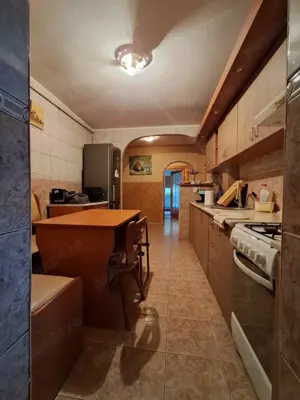 Apartament 3 camere decomandat, et. 2, Metalurgie